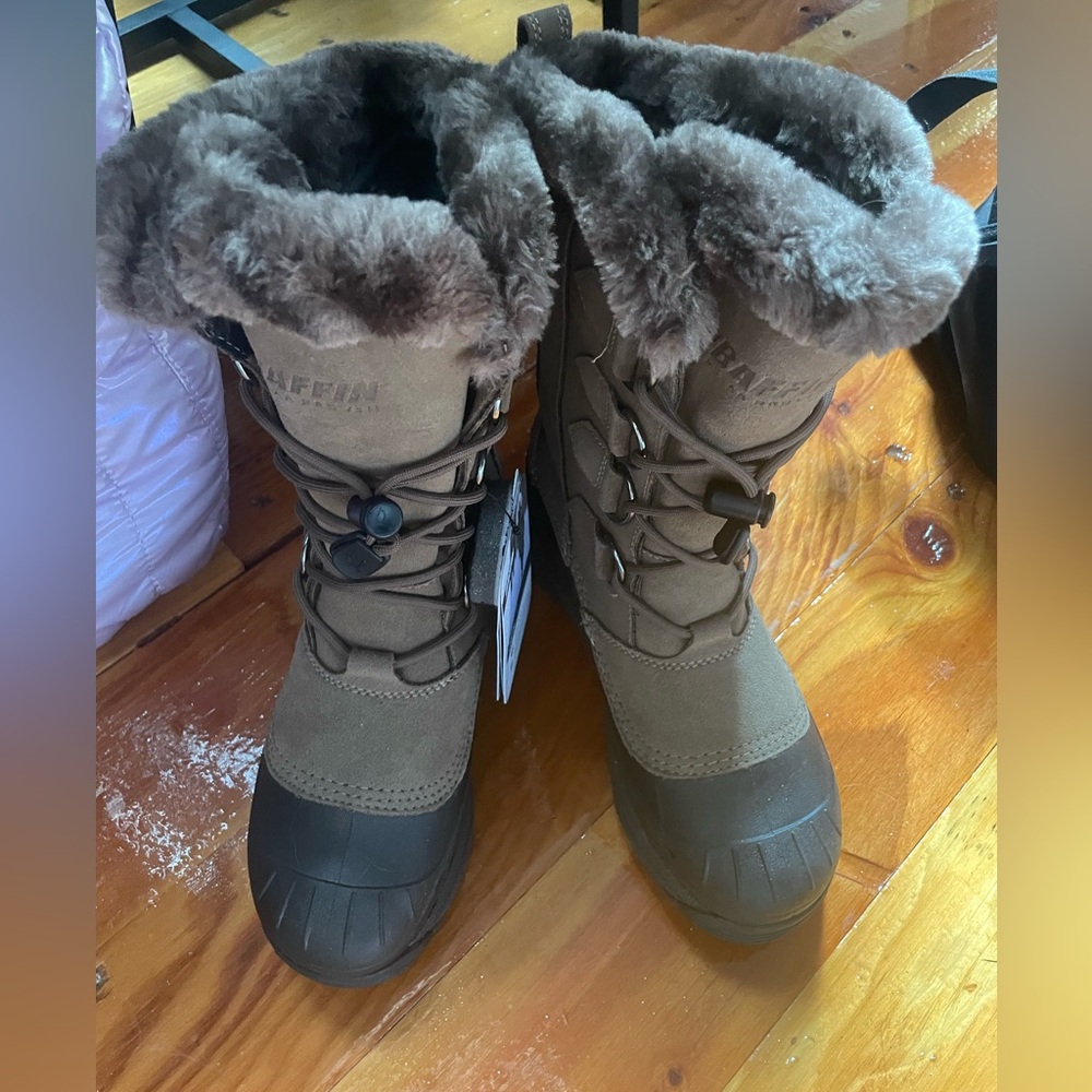 Baffin Chloe boots- unworn, tags still on!!!
